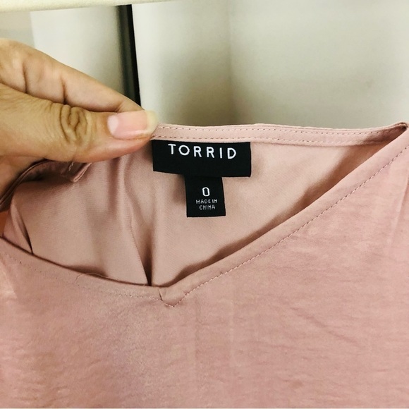 Torrid soft baby pink silky satin tank top plus size 0 - Picture 4 of 7